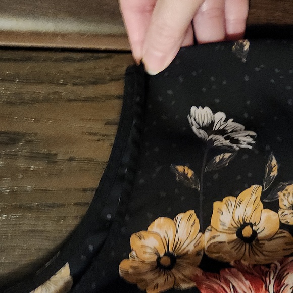 Maurices Plus Floral Top - Picture 5 of 8